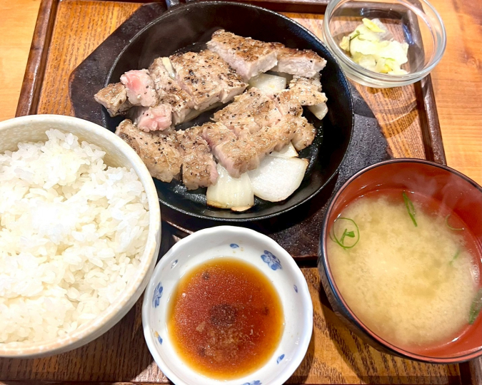 肉ランチまとめ　十一　豚ステーキ定食全体