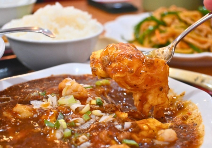 台湾料理 佳佳 麻婆エビ