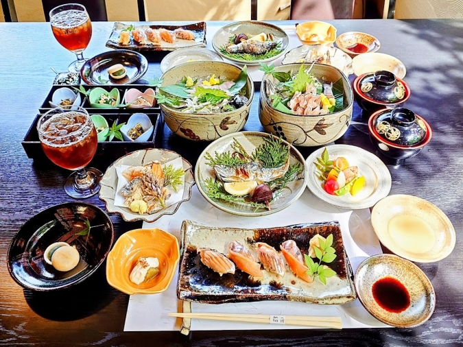 笹舟：山女魚づくし料理全体