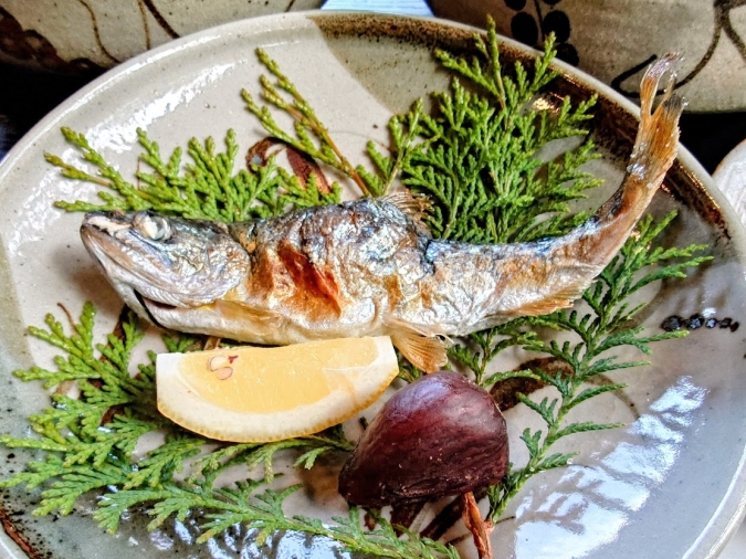 笹舟：山女魚塩焼き