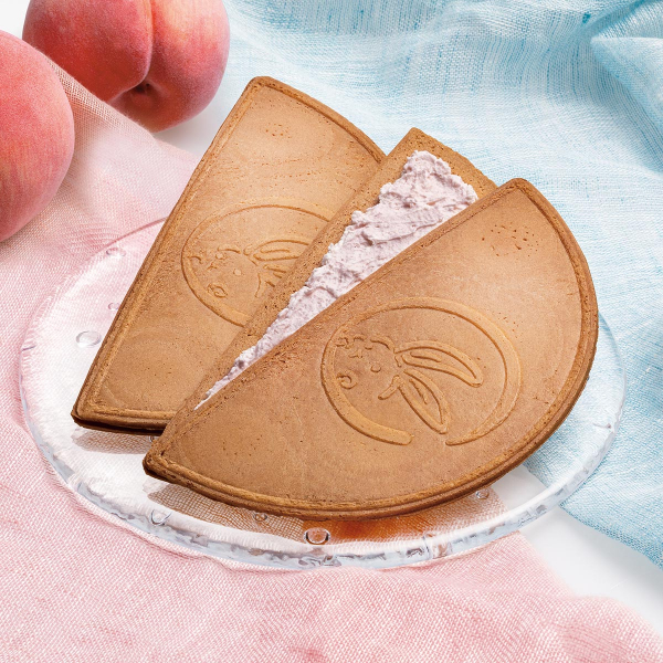 鎌倉五郎本店　鎌倉白桃半月