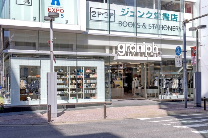 グラニフ福岡天神 外観