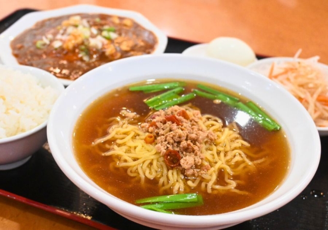 台湾料理 佳佳 台湾ラーメン麻婆エビ