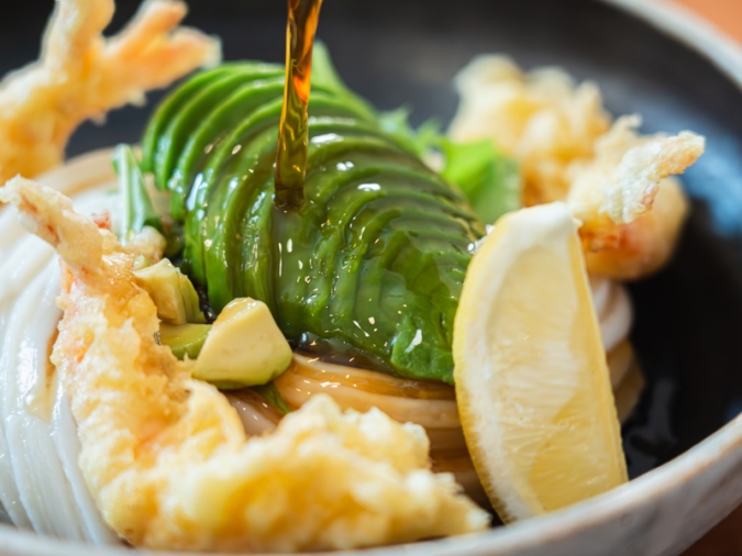 うどん日和 アボカドと海老天ぶっかけ