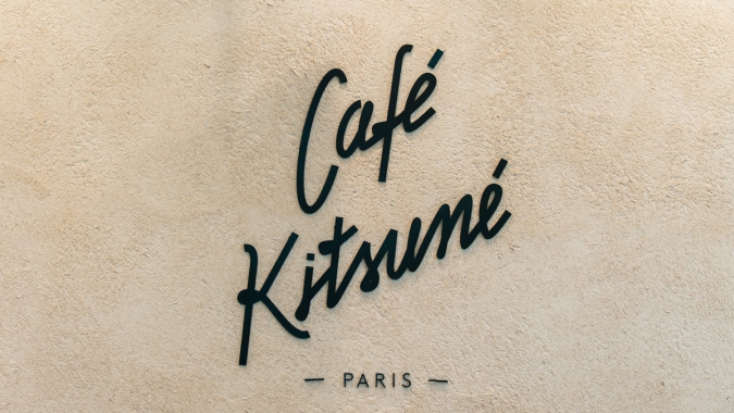 Café Kitsuné Fukuoka サイン