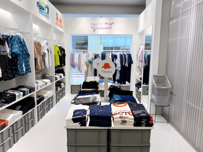 グラニフ福岡天神 店内