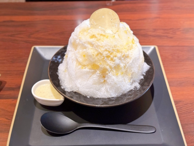 ハルノコオリ　糸島産レモンのはちみつミルクレモン（信玄餅添え）