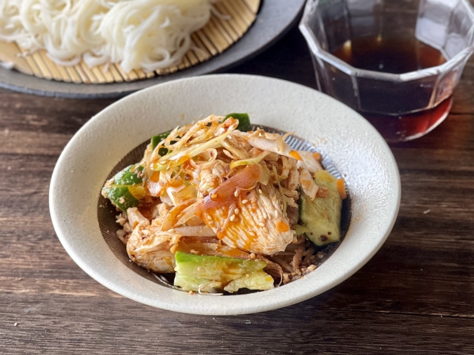 鶏しゃぶとたたききゅうりのピリ辛サラダ