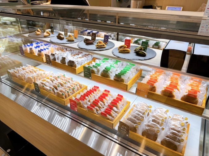 まとやの福どら　ショーケース