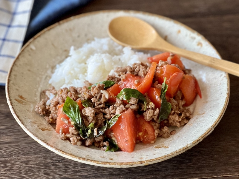 トマトとバジルの炒め