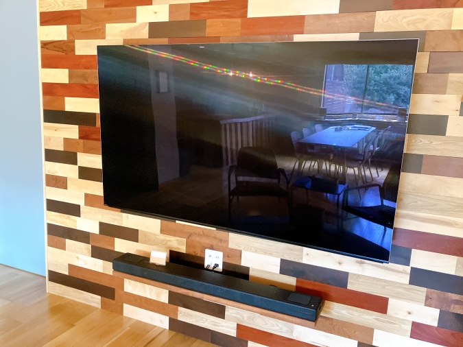 山北の灯り 大型テレビ