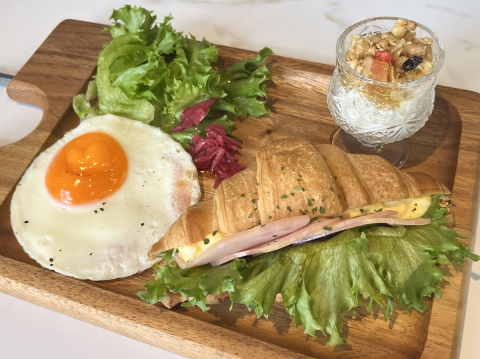 SUI Coffee（スイコーヒー）クロワッサンサンドプレート