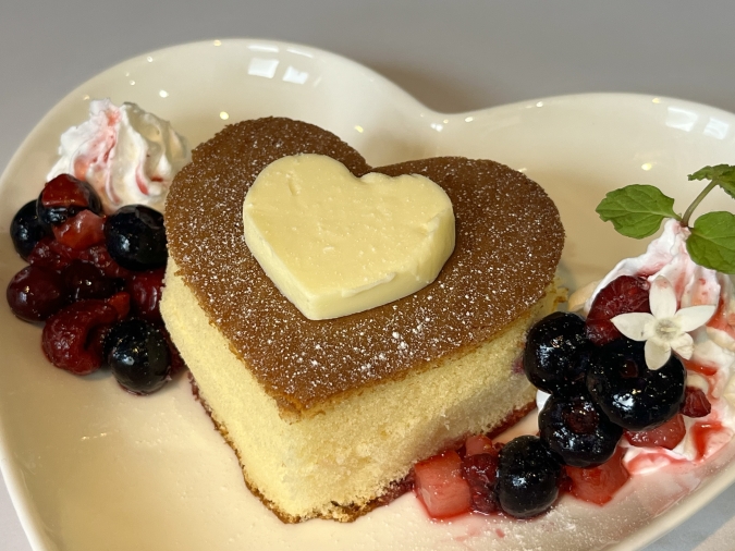 SUI Coffee（スイコーヒー）ハートなスフレパンケーキ