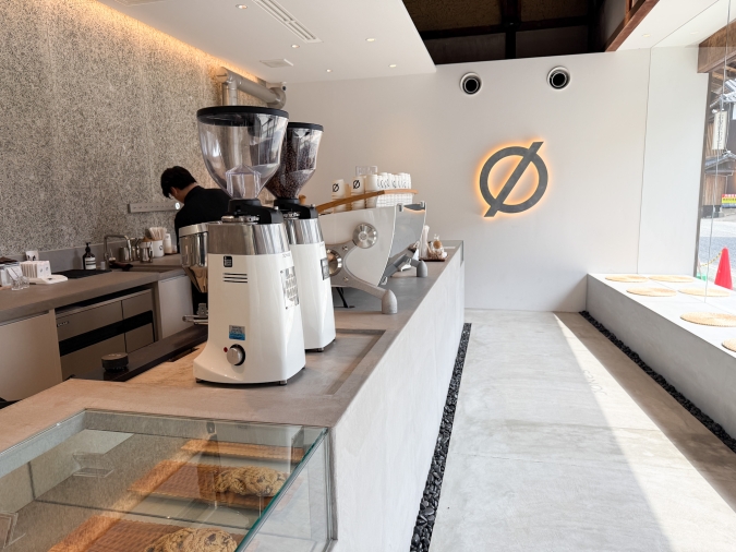 ジョネスー店内　Ø JONES FUKUOKA（ジョネス フクオカ）