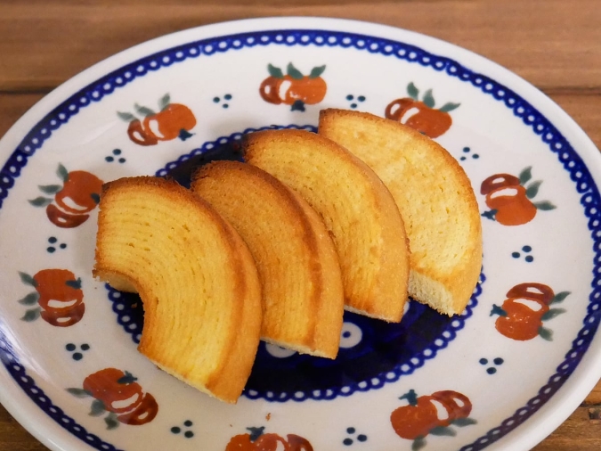 コストコ「千年屋 しっとりなめらかおとなのばうむ。16個入」