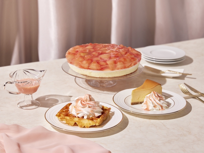 スターバックス ヘブンリーピーチニューヨークチーズケーキ　ヘブンリーピーチニューヨークワッフル　ピーチ＆ミルクケーキ