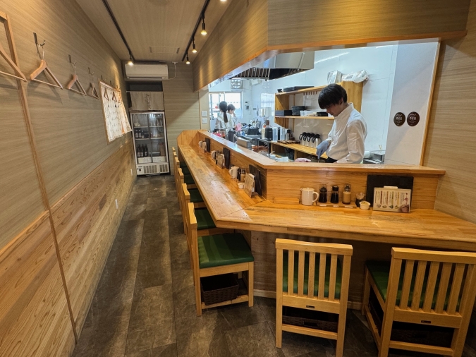 井のかわず　店内