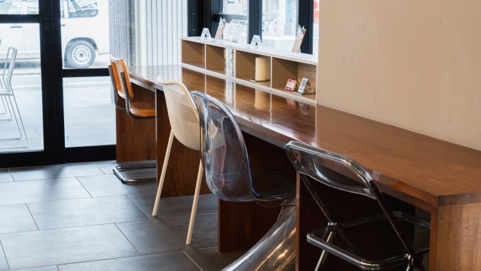 THEN; カウンター席