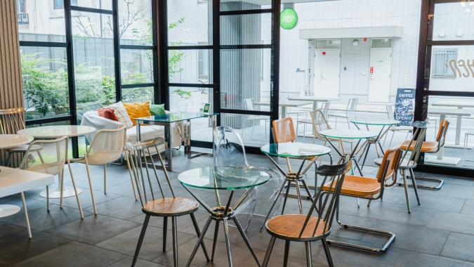 THEN; テーブル席