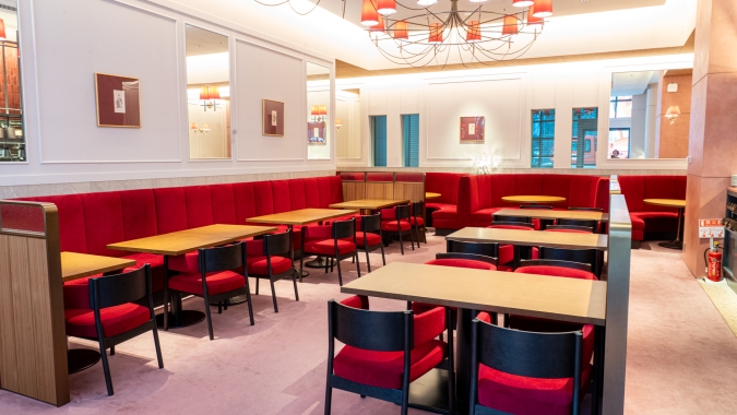 THE CONTINENTAL ROYAL & Goh 内観