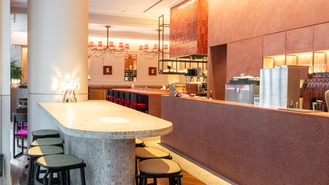 THE CONTINENTAL ROYAL & Goh カウンター