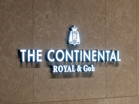 THE CONTINENTAL ROYAL & Goh サイン