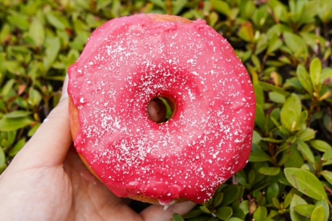 BLANKET DONUTS 飯塚店：ラズベリーホワイトチョコレート