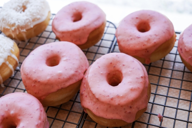 BLANKET DONUTS 飯塚店：ストロベリー