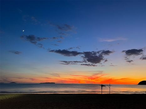 福間海岸夕景／福津バル2025／8月30日・31日福間海岸で開催