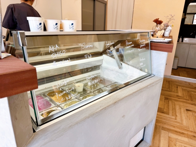 Scoop! ice cream&coffee　ショーケース