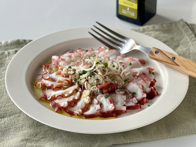 タコとみょうがのカルパッチョ