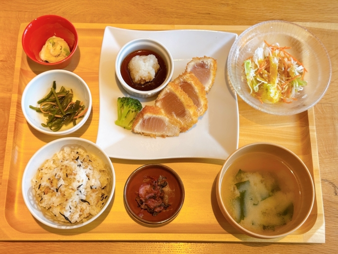 おぼんdeごはん MARK IS福岡ももち店 びんちょうまぐろのレアカツおろしぽん酢