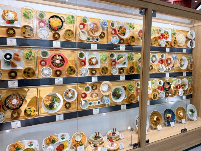 おぼんdeごはん MARK IS福岡ももち店 ディスプレイ