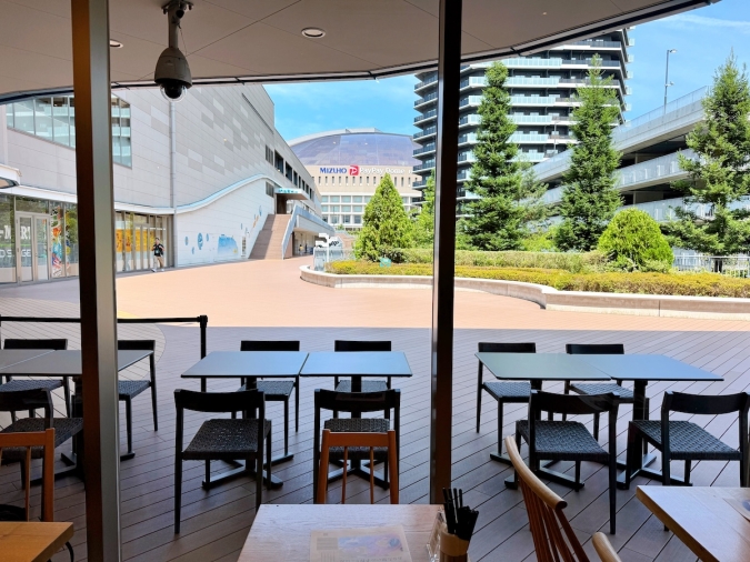 おぼんdeごはん MARK IS福岡ももち店 窓からの景色