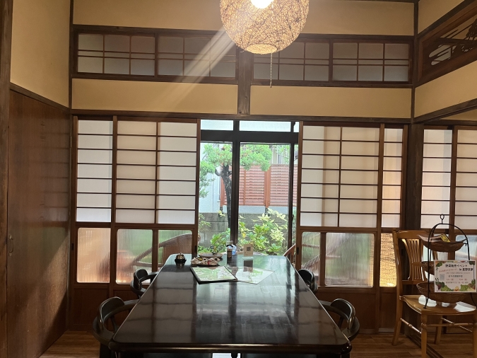 隠れ家キッチン木漏れ日 店内