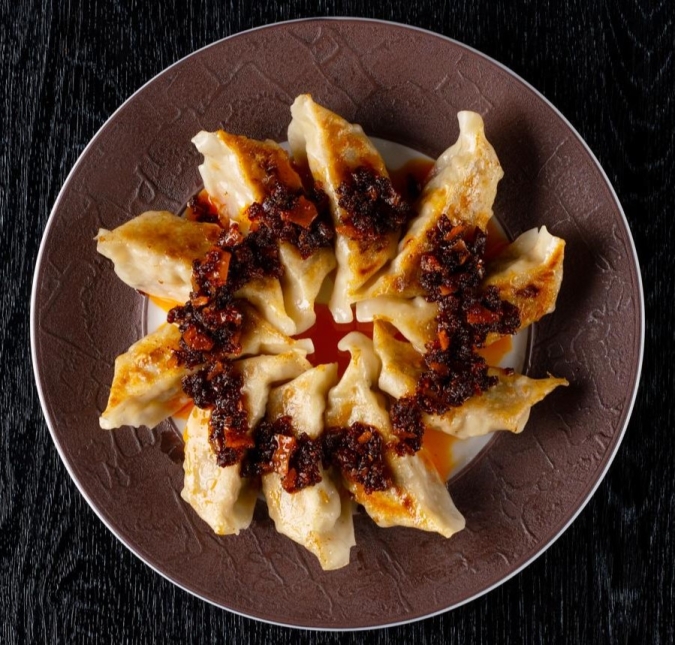 第5回 熱いぜ！宮崎展　大丸福岡天神店　旨辛ギョーザ食べるラー油のせ