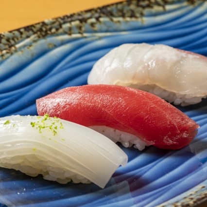 ホテルニューオータニ博多『スーパーナイトビュッフェ2025 ～和・洋・中豪華夢の饗宴～』　寿司