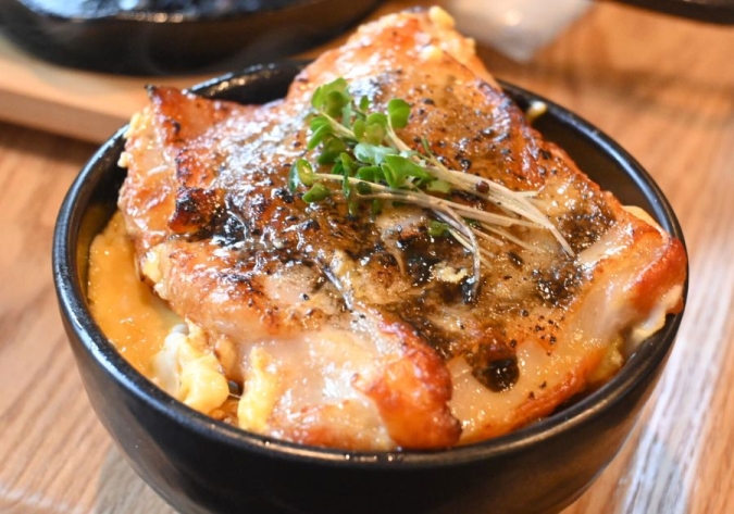 なご美処 とろチキ丼