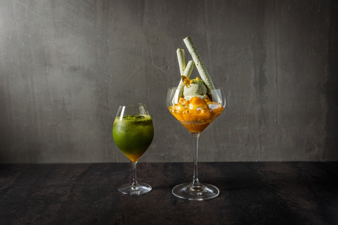 博多阪急「パン・スイーツフェスティバル」八女茶のエスプーマと貴醸酒のパッション 利休ハイボール　日本茶とマンゴーのティラミスパフェ