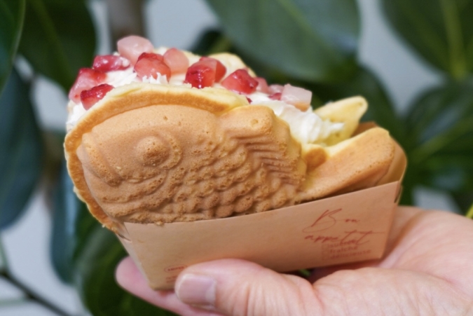 開運堂本舗 甘味処:チーズクリーム+いちご