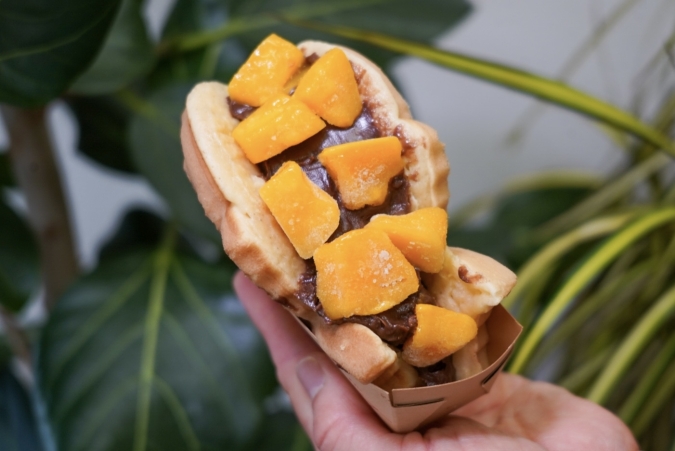 開運堂本舗 甘味処:チョコレートスペシャルとマンゴ