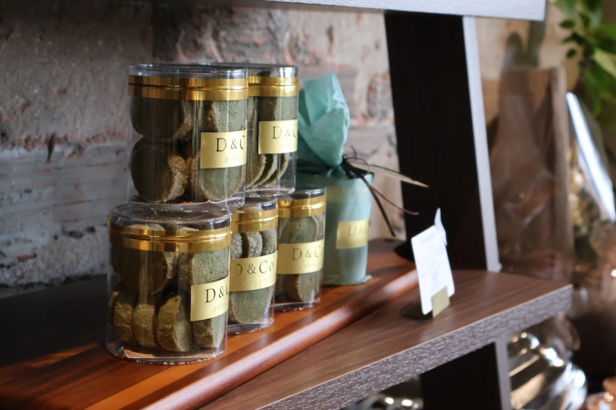 Patisserie D＆Co.（パティスリー ディーアンドカンパニー）　抹茶サブレ