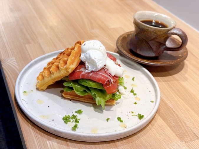 kutsurogi+tenjin　米粉ワッフル