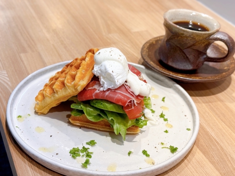 kutsurogi+tenjin　米粉ワッフル