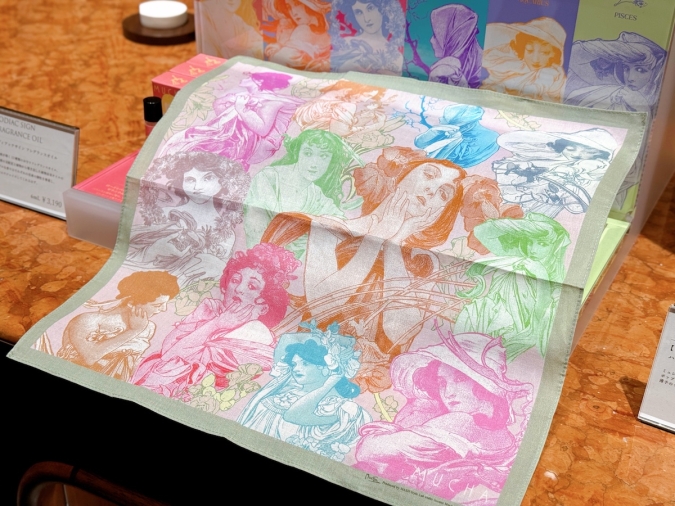 MUCHA 福岡限定ハンカチ