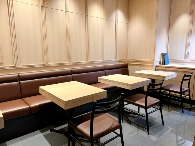 L'AS 福岡　座席