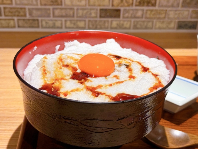 いけすと炭と薪焼と 博多 とりとりと　親子丼（白）