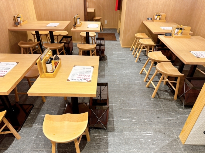 いけすと炭と薪焼と 博多 とりとりと　1階席