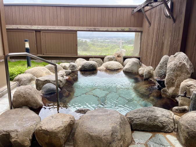 ひがしせふり温泉 山茶花の湯 岩の湯