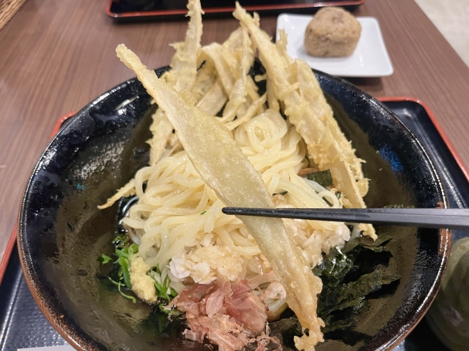 萬田うどん 薬院本店 ごぼう天おろし